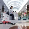 1633510372092-comac-optima-lavasciuga-pavimenti-centro-commerciale