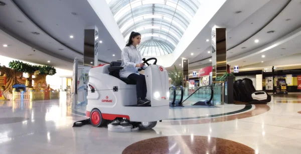 1633510372092-comac-optima-lavasciuga-pavimenti-centro-commerciale